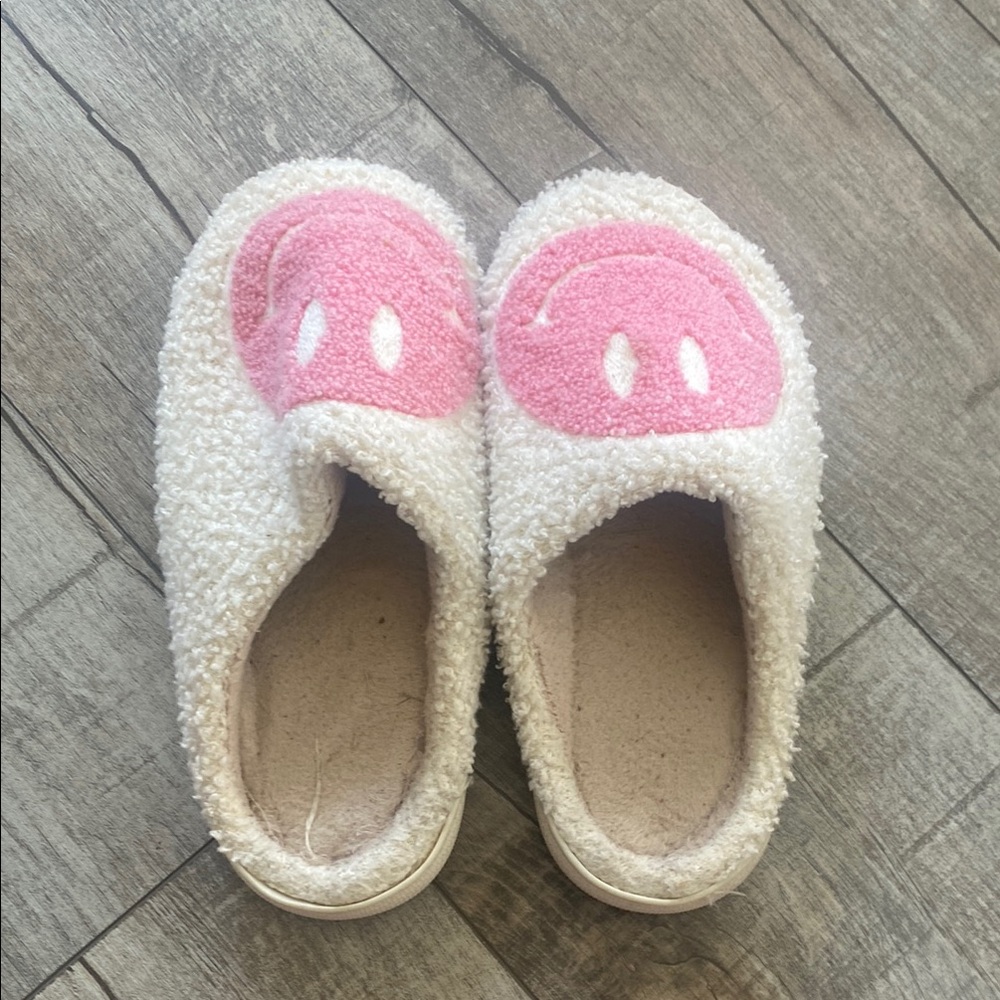 Amazon Pink and Cream Kids Slippers